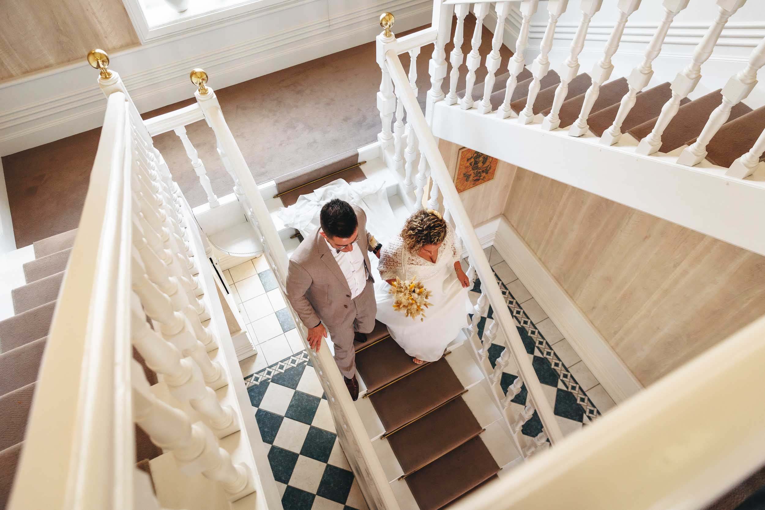 Photographie d'un photographe de mariage montrant des mariés cérémonie à Niort