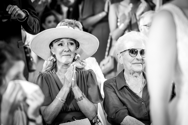 Larmes d'émotion lors d'une cérémonie civile - Photographe mariage Vendée